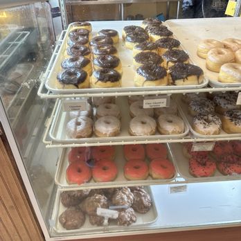 Granny's Donuts & Bakery - Bakeries Near Me - Oak Ridge, North Carolina
