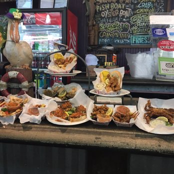 J's Seafood Dock - The front of the storefront with a set display. - Seafood Near Me - New Orleans, Louisiana