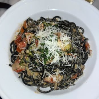 De Novo European Pub - Black Spaghetti - American Near Me - Montclair, New Jersey De Novo European Pub - Black Spaghetti - American Near Me - Montclair, New Jersey