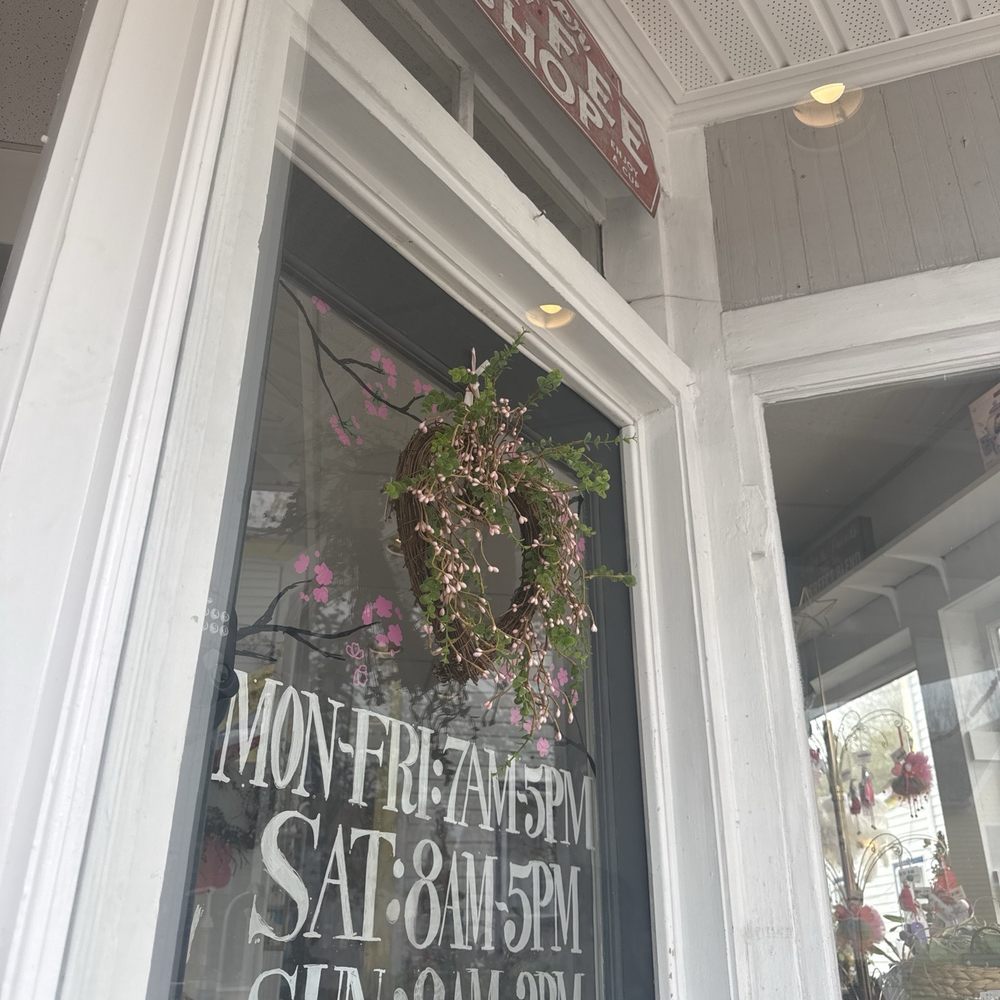 Ground Work At The Corner - Everything about it yells out - Coffee & Tea Near Me - Stevensville, Maryland Ground Work At The Corner - Everything about it yells out - Coffee & Tea Near Me - Stevensville, Maryland