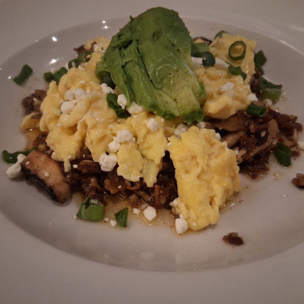 Garlic mushroom scramble Garlic mushroom scramble