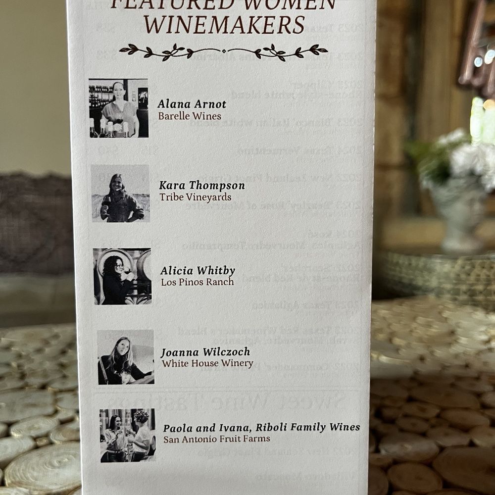 Barelle Vineyards - Wine Tasting Room Near Me - Fredericksburg, Texas