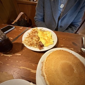 Flapjack's Pancake Cabin - 12.8.2025 - Breakfast & Brunch Near Me - Gatlinburg, Tennessee