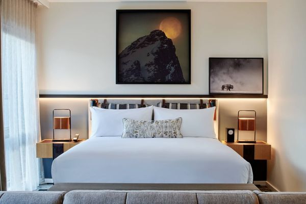 The Cloudveil, Autograph Collection by null