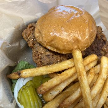 Sugarbush Snack Shack - Chicken Fried Steak Sandwich - Food Trucks Near Me - Howard, Colorado Sugarbush Snack Shack - Chicken Fried Steak Sandwich - Food Trucks Near Me - Howard, Colorado