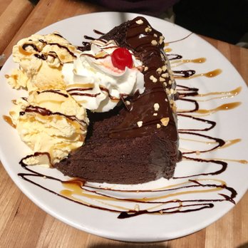 Cheddar's Scratch Kitchen - Hot Fudge Cake Sundae - American Near Me - Irving, Texas Cheddar's Scratch Kitchen - Hot Fudge Cake Sundae - American Near Me - Irving, Texas