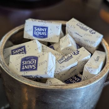 Fairmont Empress - Sugar Cube - Hotels Near Me - Victoria, British Columbia
