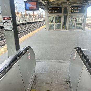 Newark Airport Train Station - Train Stations Near Me - Newark, New Jersey Newark Airport Train Station - Train Stations Near Me - Newark, New Jersey