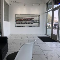 Luxe Nail Bar