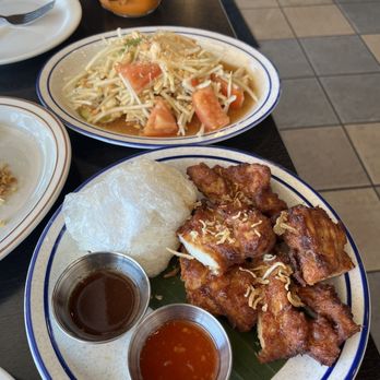 Mae-Khong Thai Tapas & Bar - Traditional Set - Thai Near Me - Mesa, Arizona