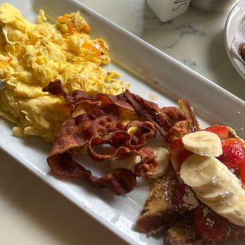 Blue Daisy - French Toast - Creperies Near Me - Santa Monica, California Blue Daisy - French Toast - Creperies Near Me - Santa Monica, California