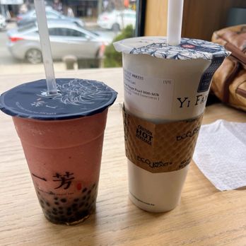 Bloome Fruit Tea - Strawberry Latte and large Brown Sugar Pearl Black Tea Latte - Bubble Tea Near Me - Boston, Massachusetts