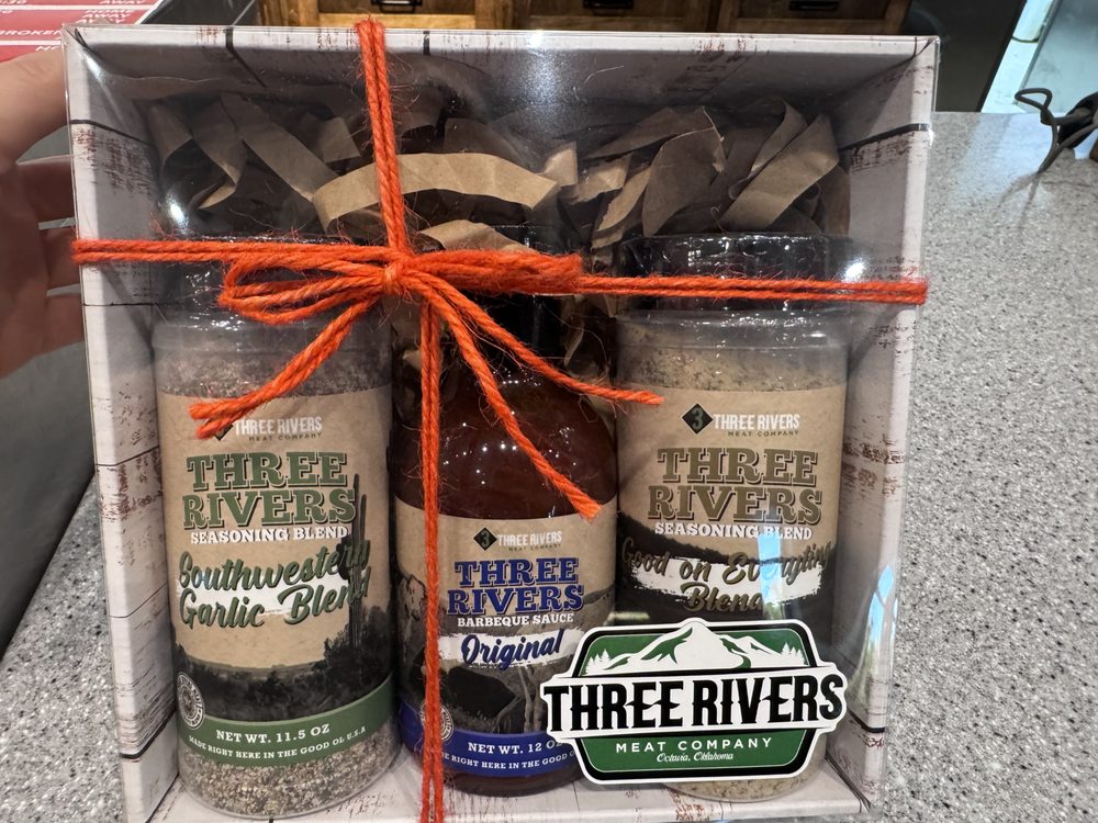 Three Rivers Meat Company Logo