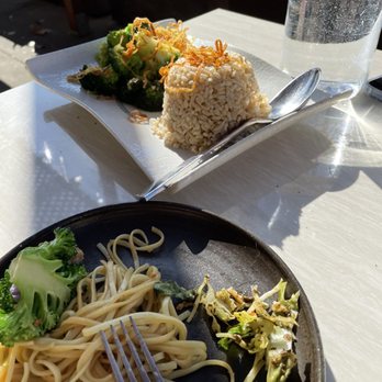 Aung Burma - Garlic Noodles and Broccoli Garlic - Burmese Near Me - Concord, California