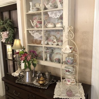 Rustic Root - Fabulously authentic feminine decor - Tea Rooms Near Me - Beech Grove, Indiana