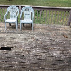 Hemenover Construction - View of north side of deck from patio doors