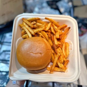 Smasherz - smashburgerz & cajun fries - Food Trucks Near Me - Millbrae, California