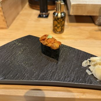 Amaterasu Sushi - Omakase lunch: uni - Sushi Bars Near Me - Honolulu, Hawaii