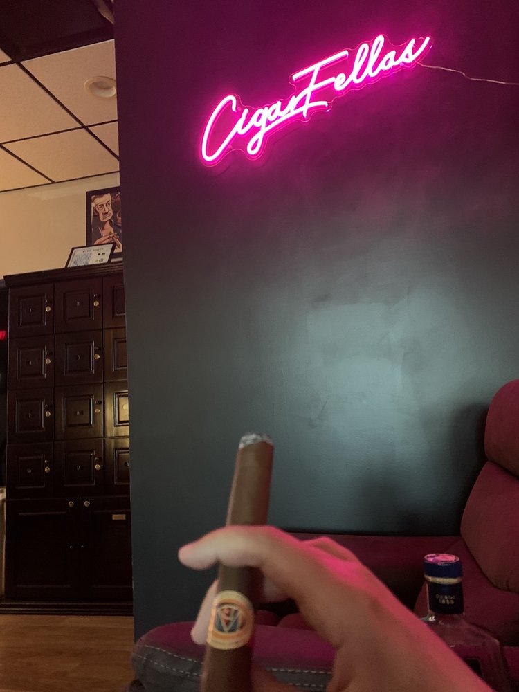 CIGARFELLAS CIGAR LOUNGE Updated October 2024 21 Photos 824