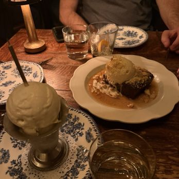 Armitage Alehouse - Sticky Date Cake - Pubs Near Me - Chicago, Illinois