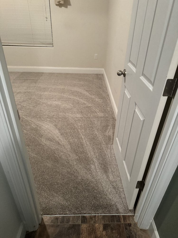 Slide of Guss Commercial & Residential Maintenance