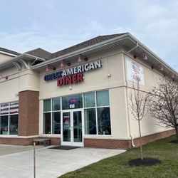 Great American Diner - Located on the corner in a strip plaza - no steps/stairs to get in