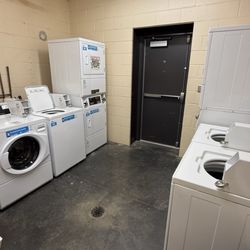 Deer Creek Valley RV Park - Laundry