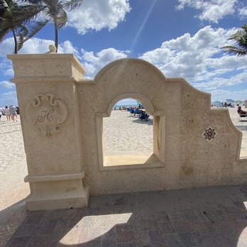 Hollywood Beach - Beaches Near Me - Hollywood, Florida