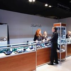 The Safe Man - Temporary and Permanent Jewelry stores