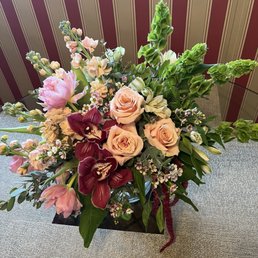 This is the $99 "pretty and peachy" flower arrangement