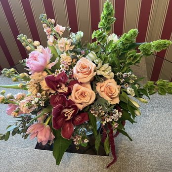 Saddleback Flower Shop - This is the $99 "pretty and peachy" flower arrangement - Florists Near Me - Tustin, California