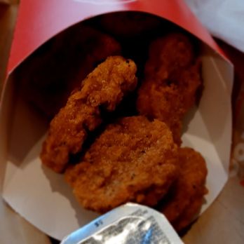 Wendy's - 10 PC. Spicy Chicken Nugget - Burgers Near Me - Stow, Ohio Wendy's - 10 PC. Spicy Chicken Nugget - Burgers Near Me - Stow, Ohio