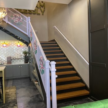 Hotel Trundle - Stairs to second floor There is an elevator - Hotels Near Me - Columbia, South Carolina Hotel Trundle - Stairs to second floor There is an elevator - Hotels Near Me - Columbia, South Carolina