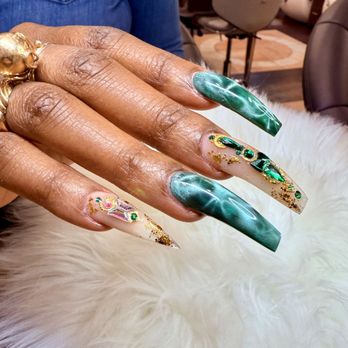 21 Nail Lounge - Arlington - Nail Salons Near Me - Arlington, Virginia