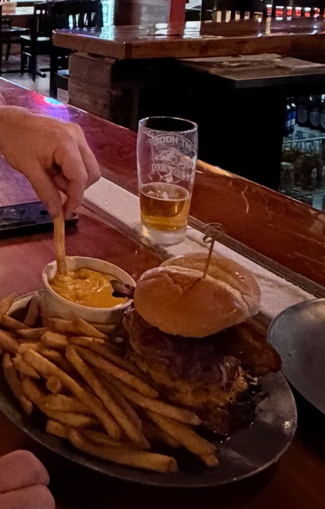 Mt Hood Brewing - Rainbow Tavern