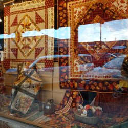 Monika's - Fall quilts in the window