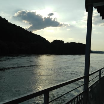 Mark Twain Riverboat - Boating Near Me - Hannibal, Missouri