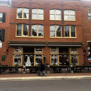 Veva's on Potomac - Italian Near Me - Hagerstown, Maryland