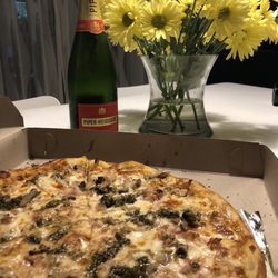 Competidor's Pizza
