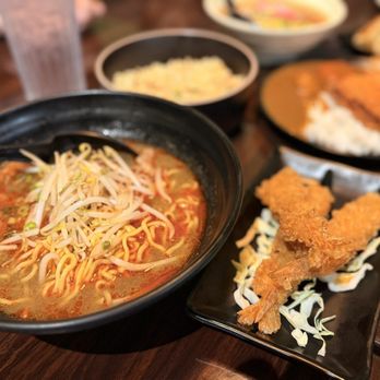 Sun Sun Ramen - Spicy Beef Ramen Combo - Japanese Curry Near Me - Honolulu, Hawaii