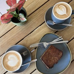 Quest Coffee Roasters - Oat flat whites & VG banana bread