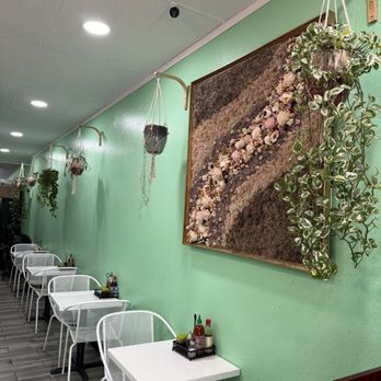 MinTea - seating - Bubble Tea Near Me - Sanger, California