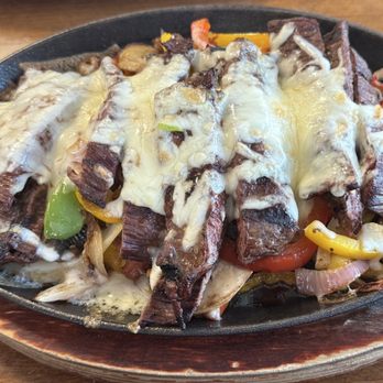 Xalisco Latin Cuisine - Alambres, carne asada - New Mexican Cuisine Near Me - Redmond, Oregon