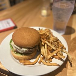 Harry's Alehouse - Smash burger with gluten free bun