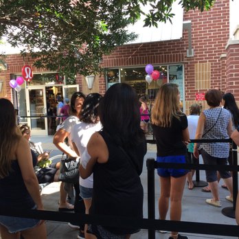 lululemon - Crazy line for grand opening - Women's Clothing Near Me - Cypress, Texas