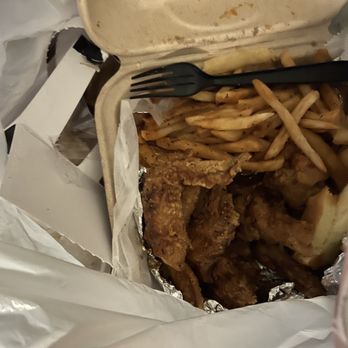 Harold's Bar & Grill - Look at that. They're actually collecting money for trash - Chicken Wings Near Me - Atlanta, Georgia