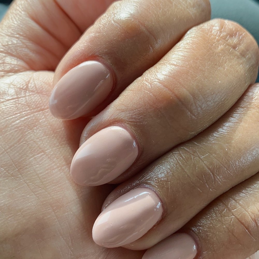 Comfortable almond shape & length! Comfortable almond shape & length!