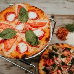 Strong's Brick Oven Pizzeria - Small Margherita Pizza