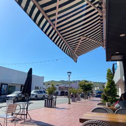 Café Café - Outside