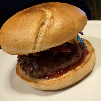 Burger Wave - Down under 180gr. modificato (manzo grigliato, senape di Digione, formaggio, relish di pomodoro e aggiunta di bacon) 6,20€ - Burgers Near Me - Milan, Michigan Burger Wave - Down under 180gr. modificato (manzo grigliato, senape di Digione, formaggio, relish di pomodoro e aggiunta di bacon) 6,20€ - Burgers Near Me - Milan, Michigan